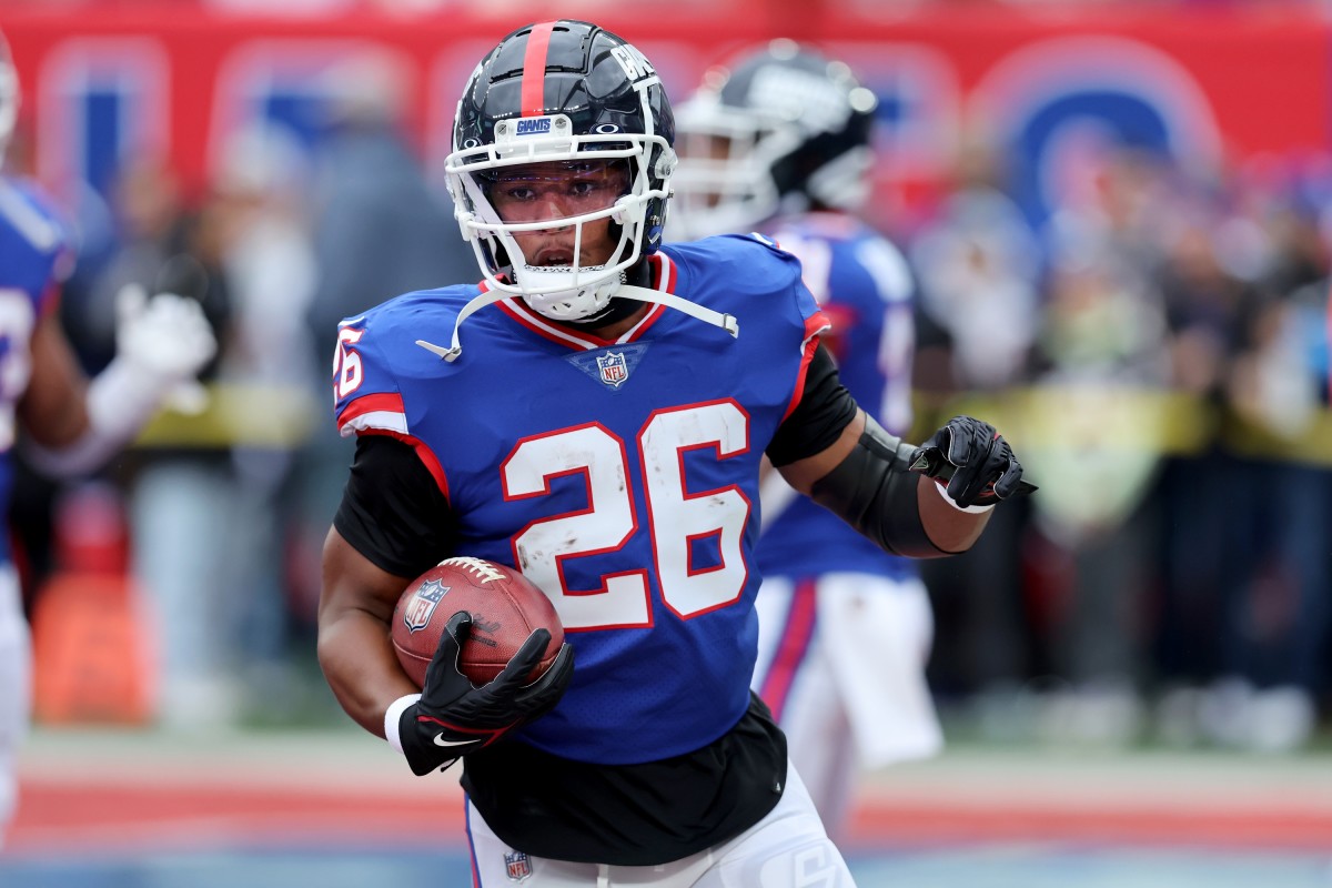 Giants running back Saquon Barkley leads the NFL in rushing after his Week 4 performance against the Bears.